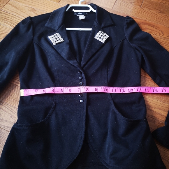 Vintage Cropped Blazer with Studded Collar - Picture 9 of 10